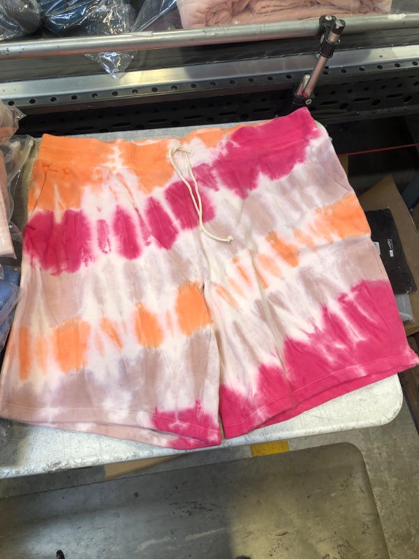 Photo 1 of 2XL, MEN'S TIE DYED SHORTS 