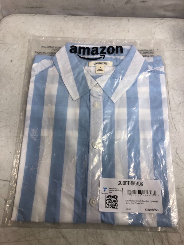 Photo 1 of Amazon Brand - Goodthreads Women's Oversized Lightweight Cotton Short-Sleeve Shirt  SMALL

