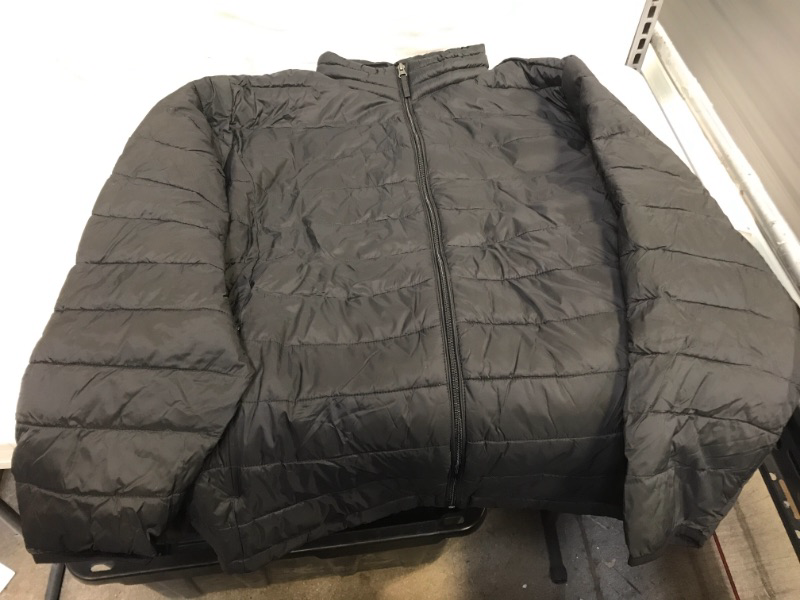 Photo 1 of Amazon Essentials Women's Lightweight Long-Sleeve Water-Resistant Puffer Jacket SIZE 5X Black