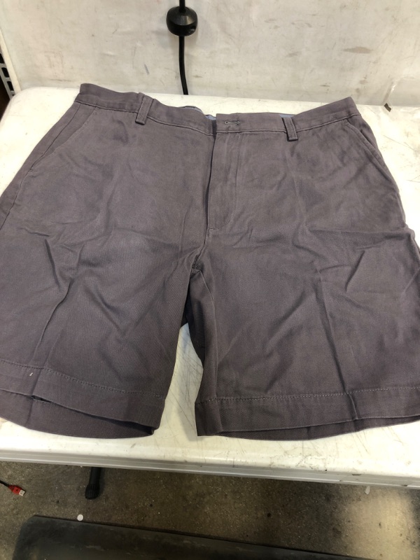 Photo 2 of Amazon Essentials Men's Classic-Fit 9" Short, SIZE 38