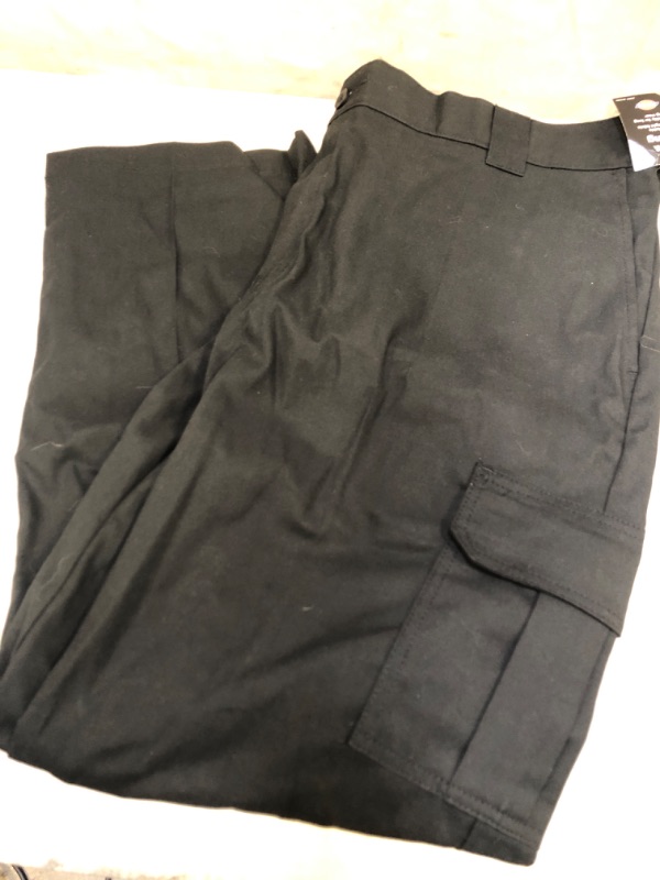 Photo 2 of Dickies Men's Relaxed Straight Flex Cargo Pant, SIZE 42X30