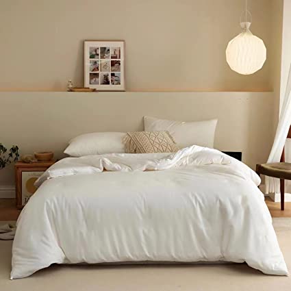 Photo 1 of  White Comforter, SIZE  Queen