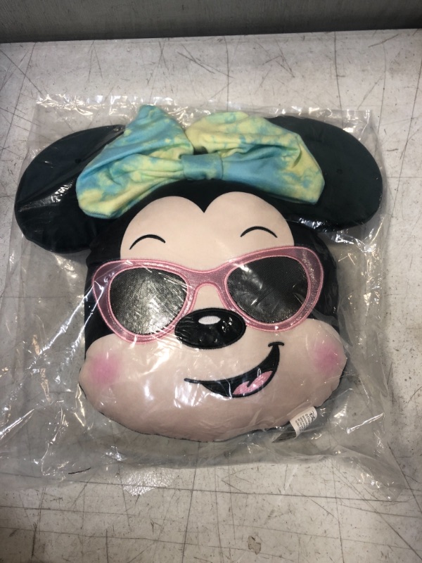 Photo 2 of Disney Street Beach 13.5-Inch Character Head Plush Minnie Mouse, Officially Licensed Kids Toys for Ages 2 Up, Gifts and Presents, Amazon Exclusive