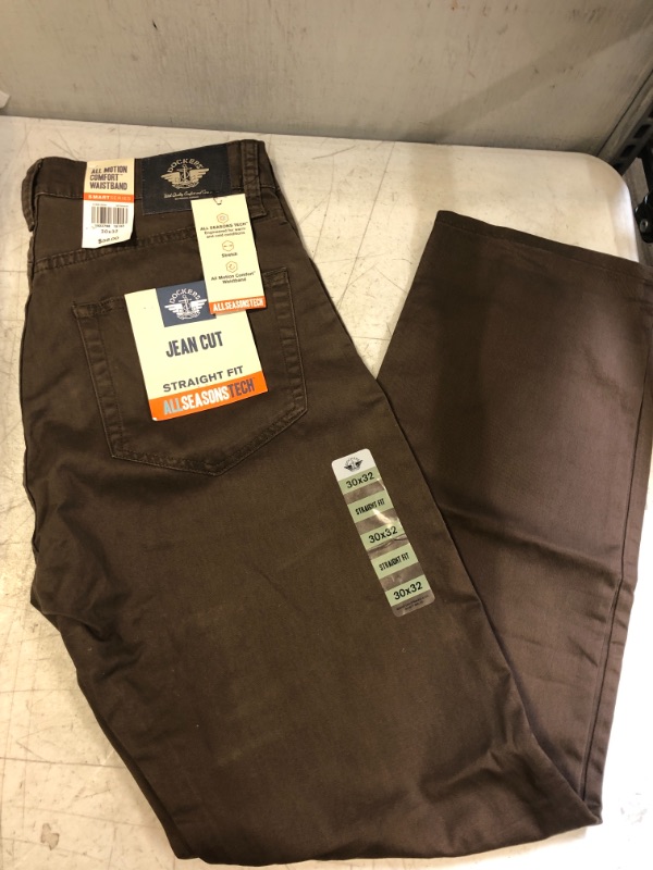 Photo 3 of Dockers Men's Straight Fit Jean Cut All Seasons Tech Pants SIZE 30X32 

