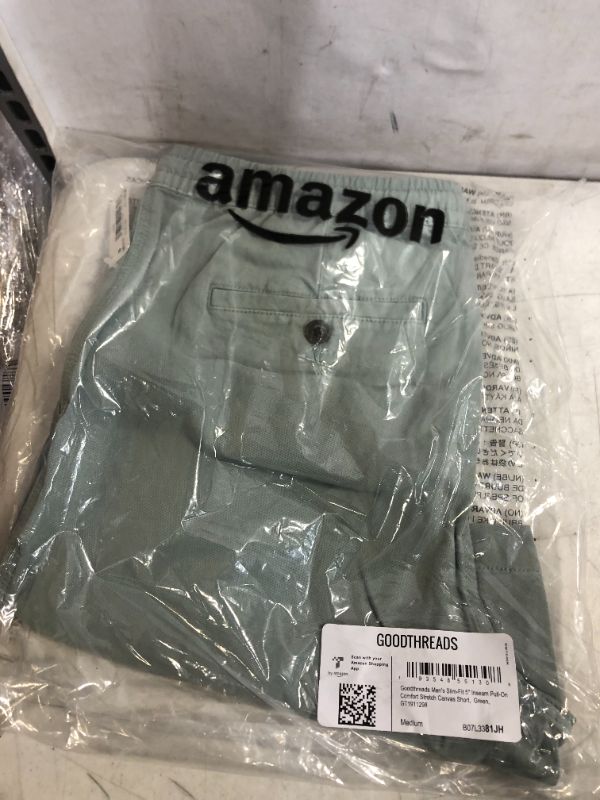 Photo 1 of Amazon Essentials Men's Slim-Fit 5" Pull-on Comfort Stretch Canvas Short MEDIUM

