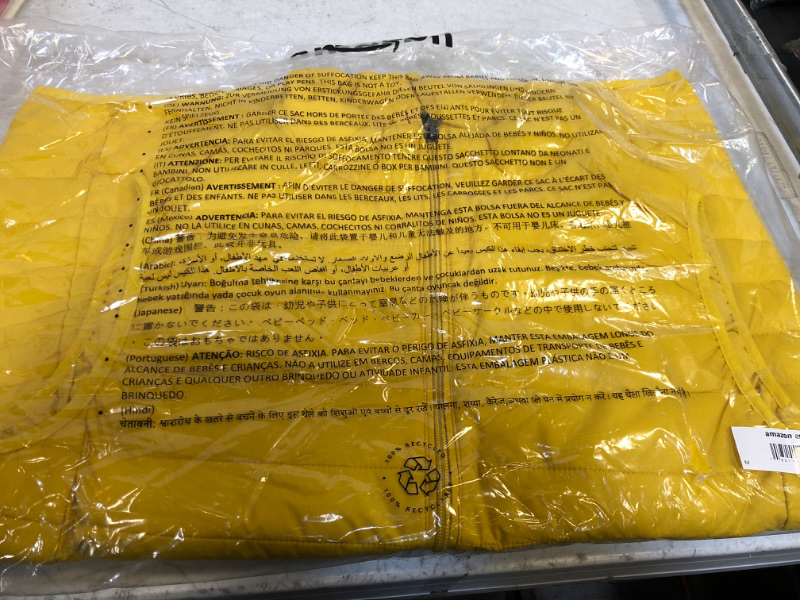 Photo 2 of Amazon Essentials Men's Lightweight Water-Resistant Packable Puffer Vest SIZE Medium Yellow