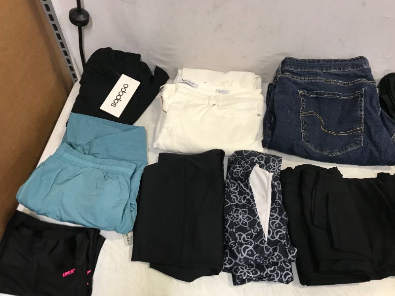 Photo 2 of 13 PCS BAG LOT OF ASSORTED CLOTHING - BOTTOMS/PANTS/SHORTS/SPANDEX - SIZE VARY - NEW/USED
SOLD AS IS