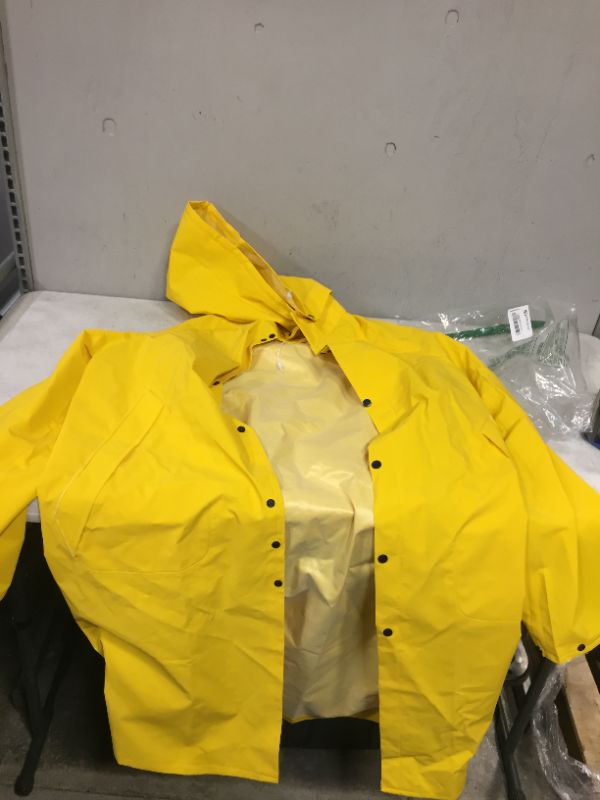 Photo 2 of MCR Safety 200CL Classic PVC-Coated Raincoat, Large, Yellow, one Size S 
