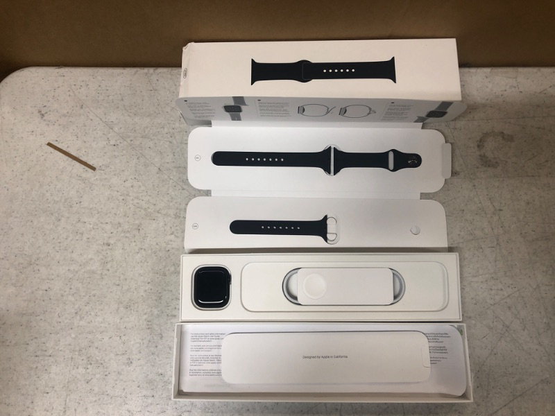 Photo 2 of Apple Watch Series 7 (GPS, 41mm) Midnight Aluminum Case with Midnight Sport Band, Regular (Renewed )