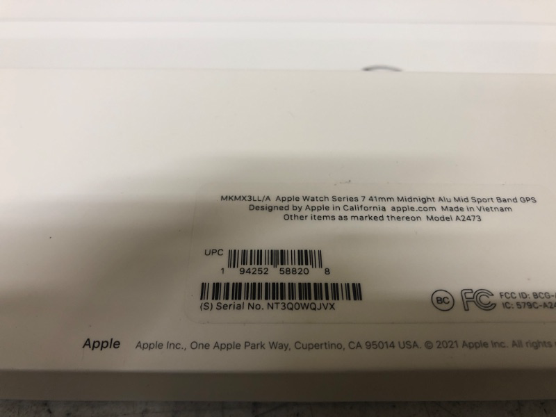 Photo 5 of Apple Watch Series 7 (GPS, 41mm) Midnight Aluminum Case with Midnight Sport Band, Regular (Renewed )