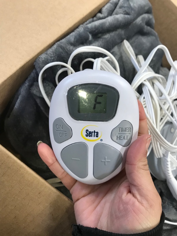 Photo 1 of 
Serta Luxuriously Soft Plush Electric Blanket Fast Heating Cozy Cover, Safety Auto Shut Off Timer, Low EMF, Multi Heat Setting, ETL Certified, Machine...
Size:50"x60"
