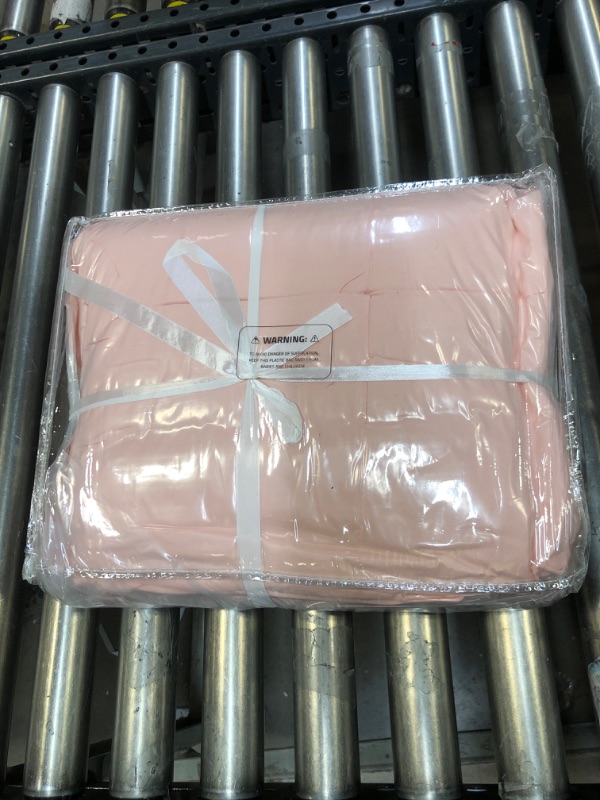 Photo 3 of 1600 Series Lightweight Goose Down Alternative Comforter Full/Queen / Pink Full/Queen Pink