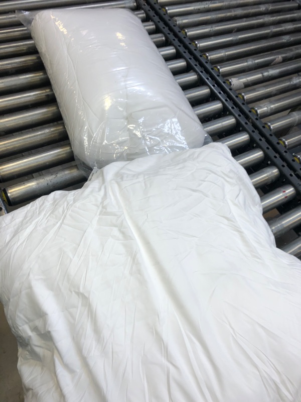 Photo 1 of 2 PCK UTOPIA PILLOW 70 X 70