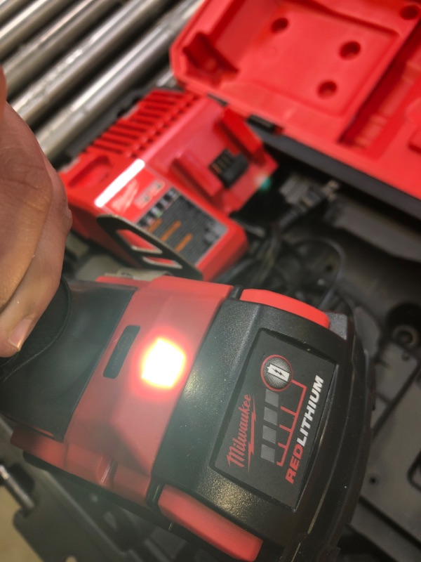 Photo 1 of "Milwaukee 3697-22 M18 FUEL 18V Cordless 2-Tool Combo Kit W/ 5.0AH Batteries"
DIRTYYY-------
