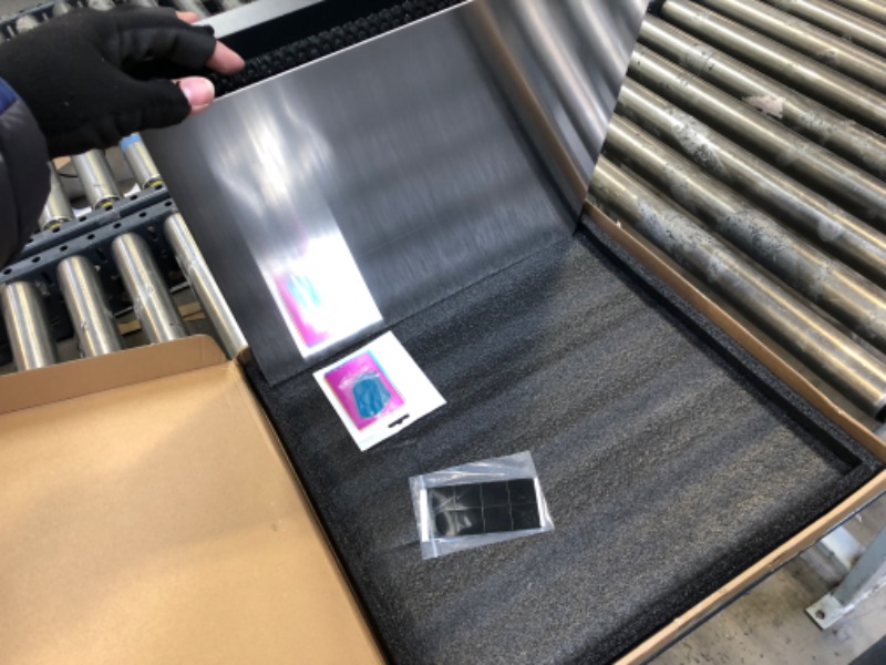 Photo 1 of 400 * 400mm Honeycomb Laser Bed Honeycomb Working Table Laser Honeycomb for CO2 or Laser Engraver Cutting Machine with Aluminum Plate with Engraving Materials With engraving materials 400*400mm