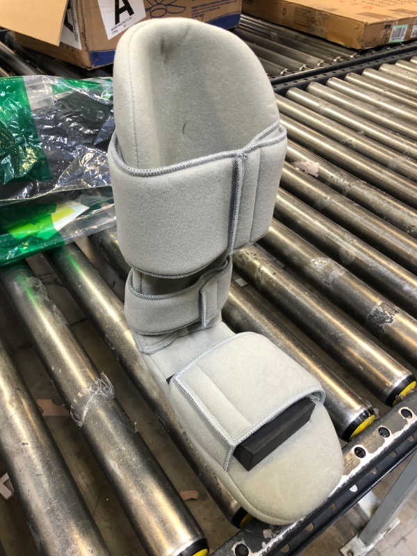 Photo 1 of Brace Direct Padded Night Splint 90 Degree Immobilizing Stretching Sleeping Boot - Recovery for Plantar Fasciitis, Drop Foot, Achilles Inflammation, Heel Spurs and more Small (Pack of 1) ---- OUT OF THE BOX NEW