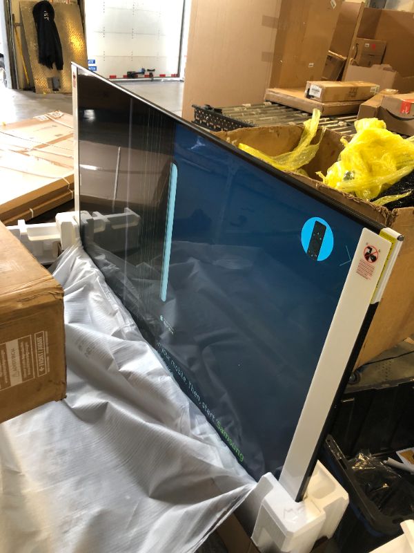 Photo 1 of parts only--------SAMSUNG 86-Inch Class Crystal 4K UHD LED TU9010 Series HDR, AMD FreeSync, Borderless Design, Multi View Screen, Smart TV with Alexa Built-In (UN86TU9010FXZA, 2021 Model)