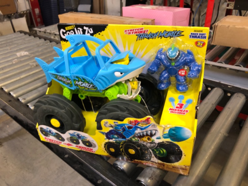 Photo 2 of Heroes of Goo Jit Zu "Stretch and Strike Thrash Mobile! Vehicle with Missile Launcher and Stretchy, Goo Filled Exclusive Race Suit Thrash.
