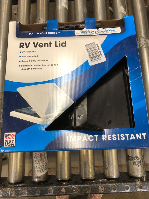 Photo 2 of Camco 40177 Replacement Vent Lid (Ventline (pre 2008) & Elixir (Since 1994) Black Polypropylene) Ventline (Pre '08 Models)/Elixir ('94 & Up Models) Black
+++PRODUCT IS DIRTY+++