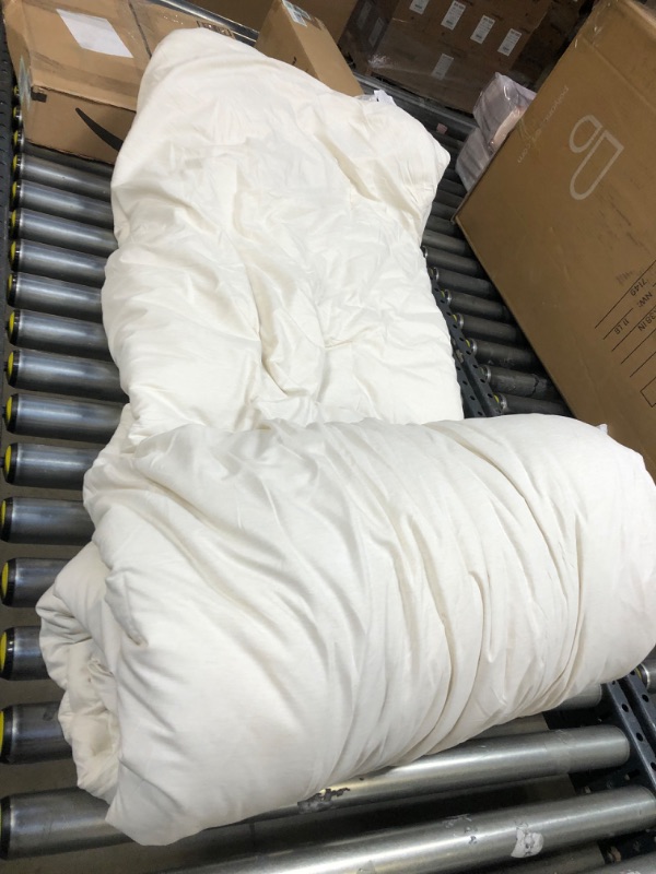 Photo 1 of 102":x90"bedsure  bed comforter off white 