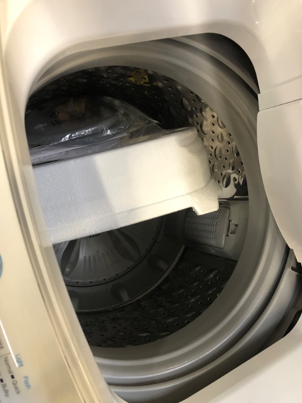 Photo 4 of COMFEE’ Washing Machine 2.0 Cu.ft LED Portable Washing Machine and Washer Lavadora Portátil Compact Laundry, 6 Modes, Energy Saving, Child Lock for RV, Dorm...----MINOR USE 
