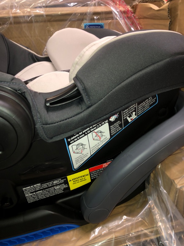 Photo 2 of Graco SnugRide SnugLock 35 Elite Infant Car Seat, Baby Car Seat, Oakley