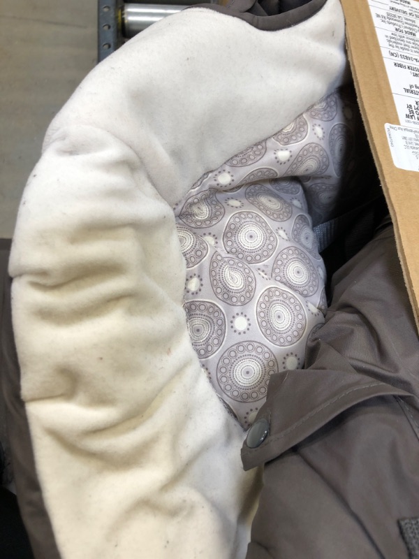 Photo 1 of Graco Simple Sway Abbington Baby Swing----COVER NEEDS TO BE WASHED