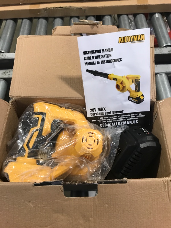 Photo 3 of Alloyman Leaf Blower, 20V Cordless Leaf Blower, with 4.0Ah Battery & Charger, 2-in-1 Electric Leaf Blower & Vacuum for Yard Cleaning/Snow Blowing. Yellow1
BATTERY LID BROKEN,MISSING BLOWER UTENSILES--------