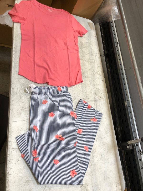 Photo 1 of Amazon Essentials Women's Poplin Sleep Tee and Pant Set SIZE S ( PACK OF 2 ) 
