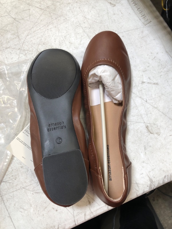 Photo 2 of Amazon Essentials Women's Belice Ballet Flat 10 Deep Brown