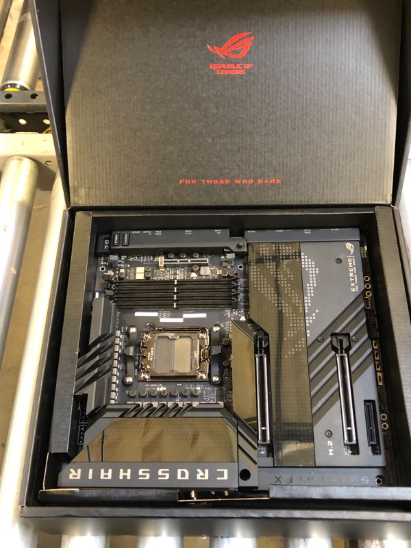 Photo 10 of ASUS ROG Crosshair X670E Extreme(WiFi 6E) Socket AM5(LGA 1718) Ryzen 7000 EATX Gaming Motherboard(20+2 Power Stages, PCIe® 5.0, DDR5, 5xM.2 Slots,USB 3.2 Gen 2x2 Front-Panel,USB4™ Ports,Anime Matrix)