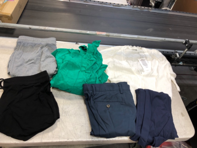 Photo 1 of 6Pcs of clothes different sizes