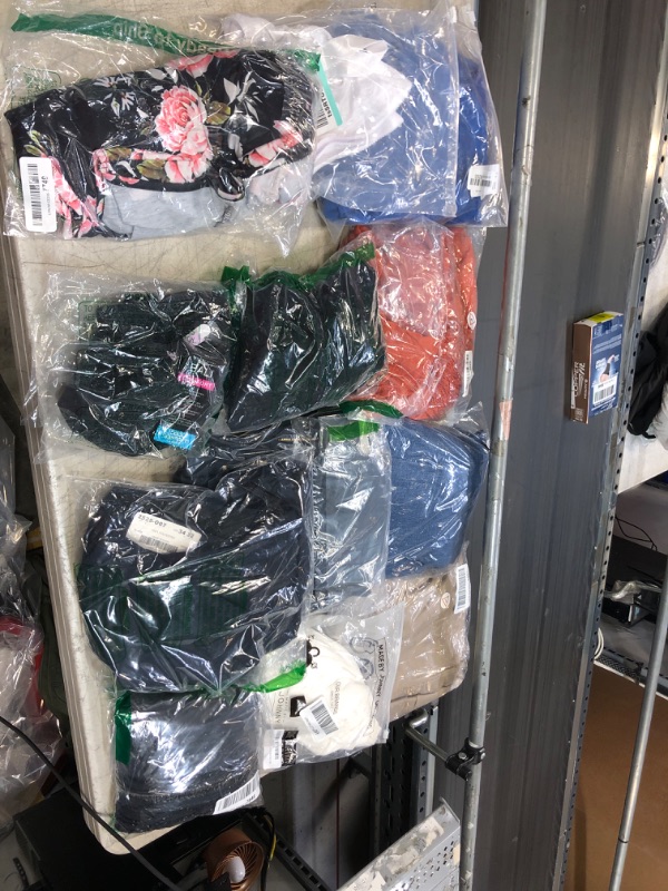 Photo 1 of 12pcs bag of clothes different sizes