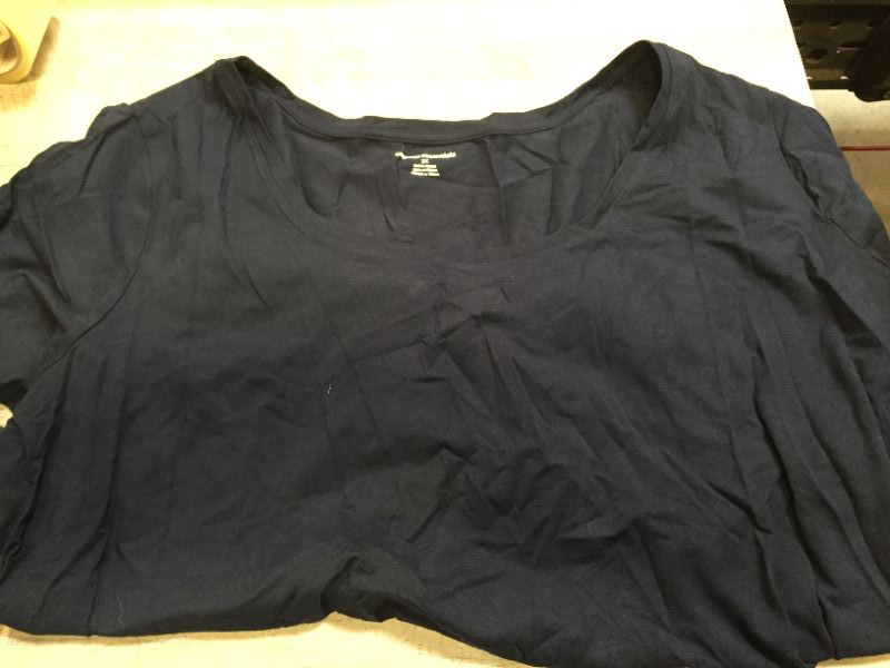 Photo 1 of AMAZON ESSENTIALS NAVY SHIRT
WOMENS 3X