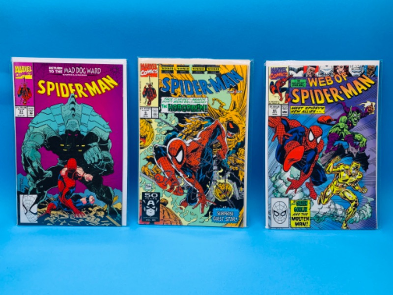 Photo 1 of 892986…3 spider-Man comics in plastic sleeves