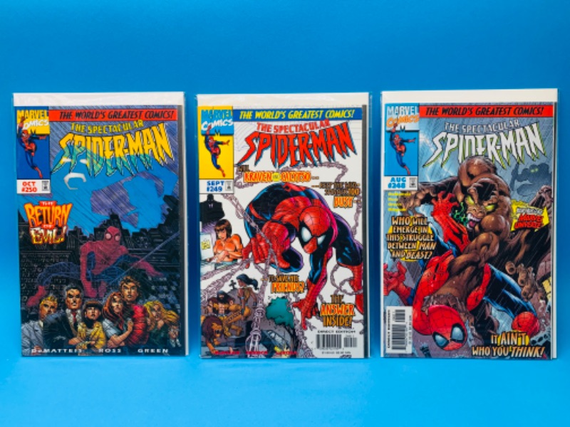 Photo 1 of 893008…3 spider-Man Comics in plastic sleeves