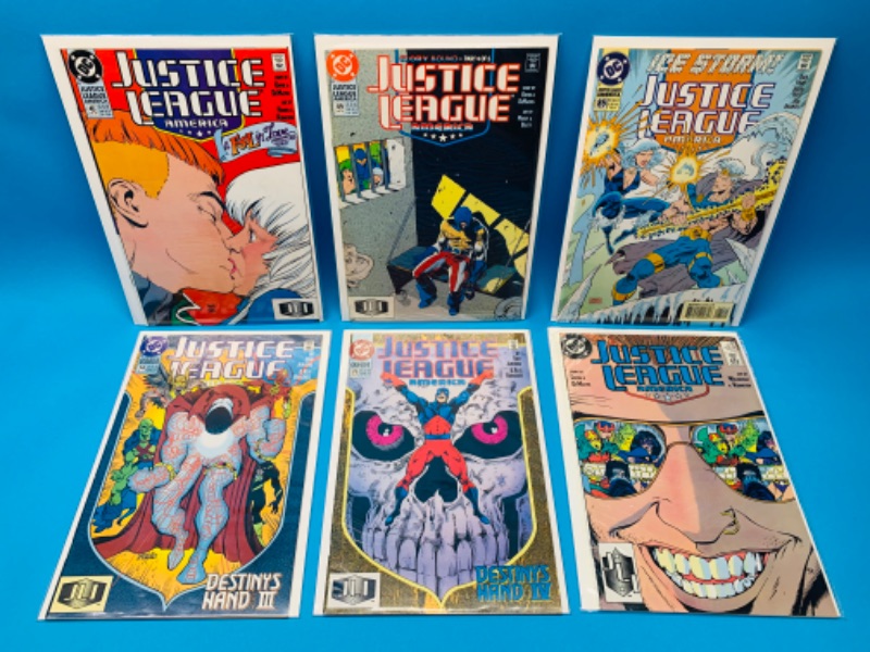 Photo 1 of 893017… 6 justice league America  comics in plastic sleeves 