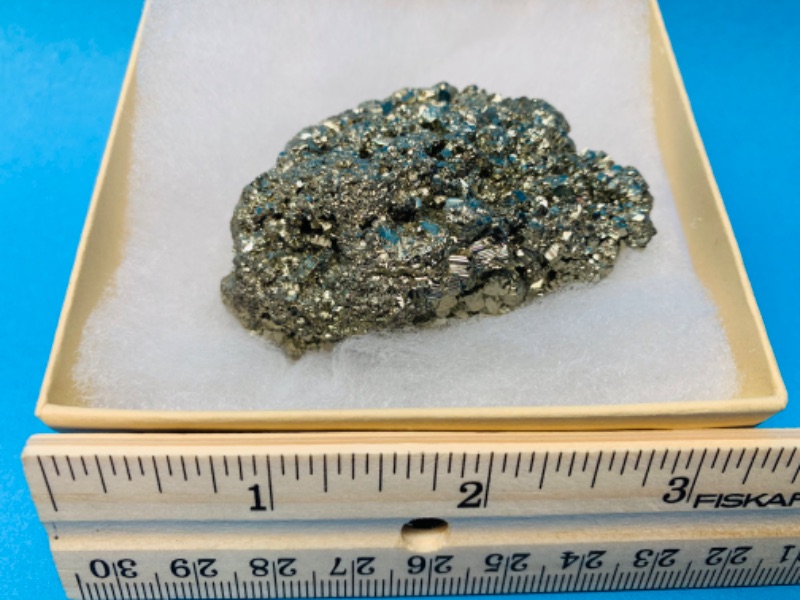 Photo 1 of 893107…pyrite rock in gift box