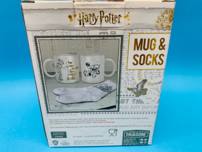 Photo 2 of 893367…Harry Potter mug and socks