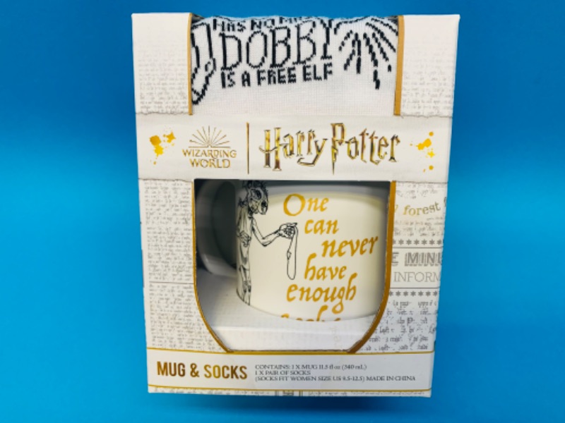 Photo 1 of 893367…Harry Potter mug and socks