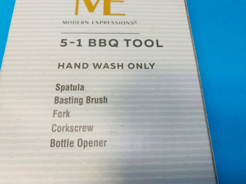 Photo 2 of 894077…5 in 1 BBQ tool 