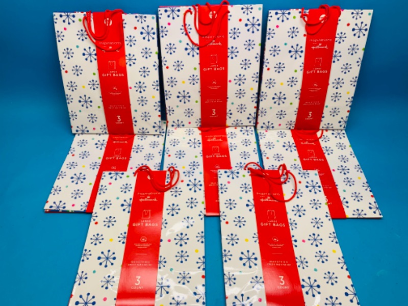 Photo 1 of 894116…24 large holiday gift bags 