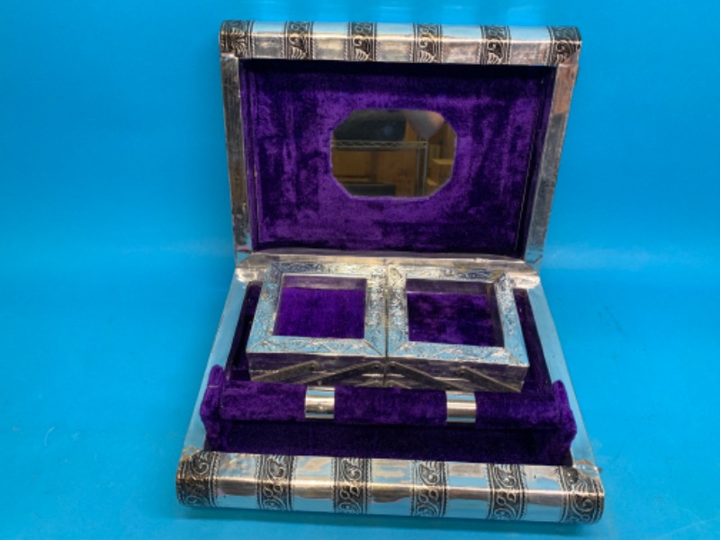 Photo 2 of 894154…vintage felt lined jewelry box