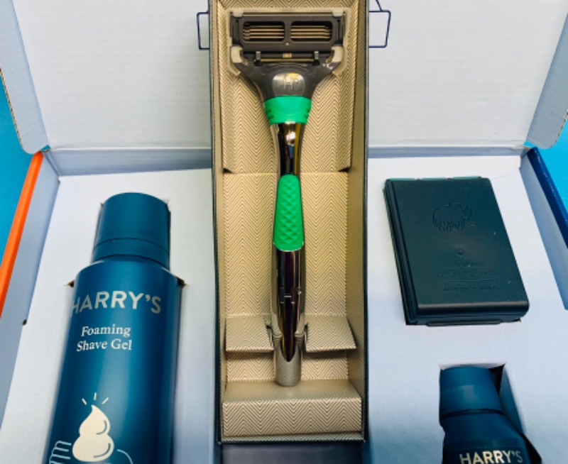 Photo 1 of 894239… Harry’s shave gift set 3x5 blade cartridges, gel, and balm