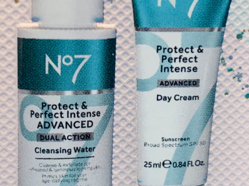 Photo 2 of 894401…No.7 perfect duo collection- cleansing water and day cream 