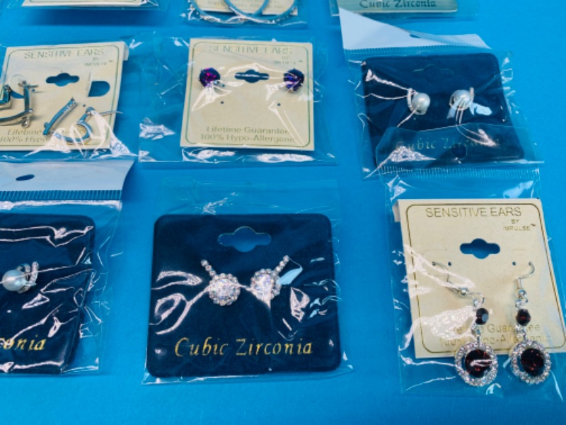 Photo 1 of 894461… 20 pairs of fashion/costume pierced earrings 