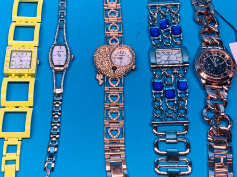 Photo 3 of 894516…8 ladies fashion watches-will need batteries replaced-costume jewelry 