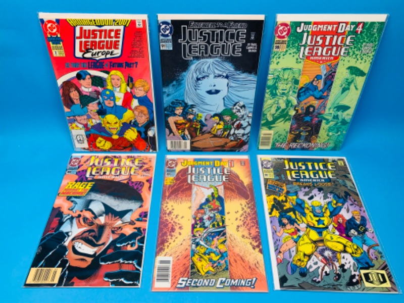 Photo 1 of 894553…6 justice league  comics in plastic sleeves 