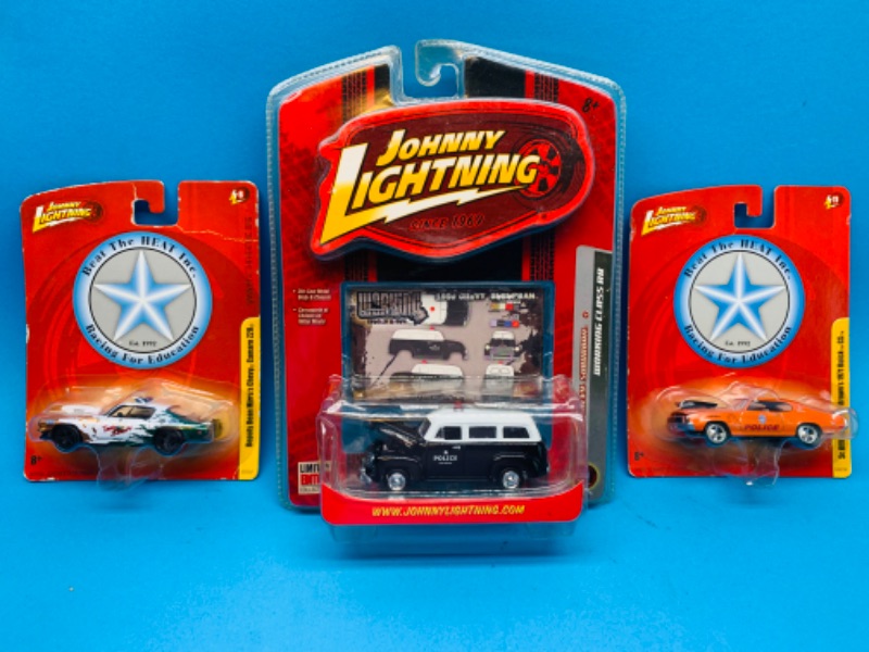 Photo 1 of 894672…3 Johnny Lightning die cast police cars