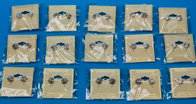 Photo 1 of 894922…15 pairs of sensitive ears hypoallergenic pierced earrings -all the same 